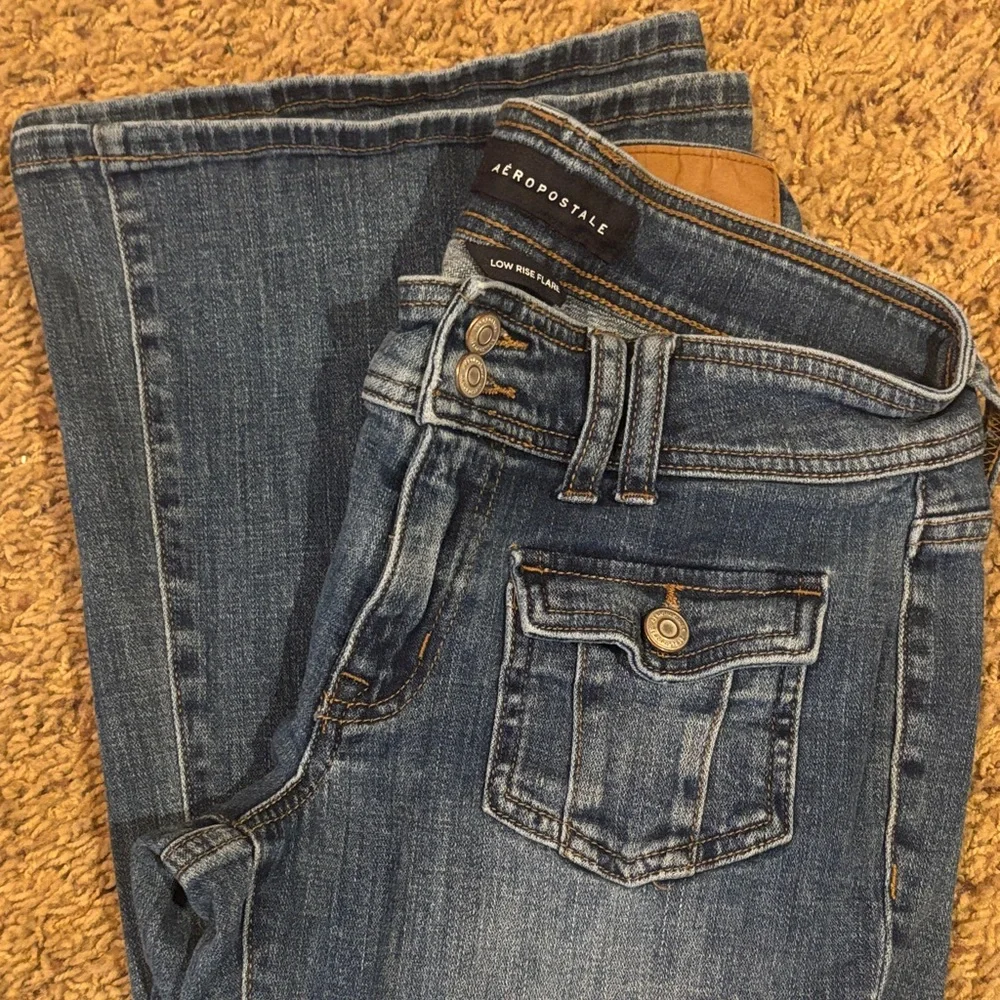 Women’s Aeropostale Low Rise Flare jeans size 2 short. - Picture 2 of 10